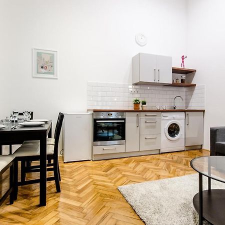 B63 2 Bedroom Apartment In Heart Of City Budapest Ngoại thất bức ảnh