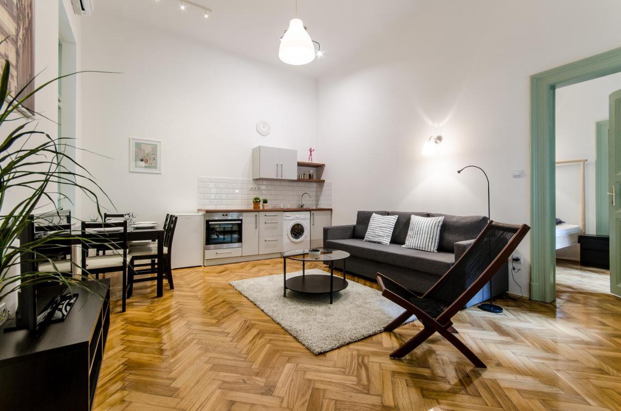 B63 2 Bedroom Apartment In Heart Of City Budapest Ngoại thất bức ảnh